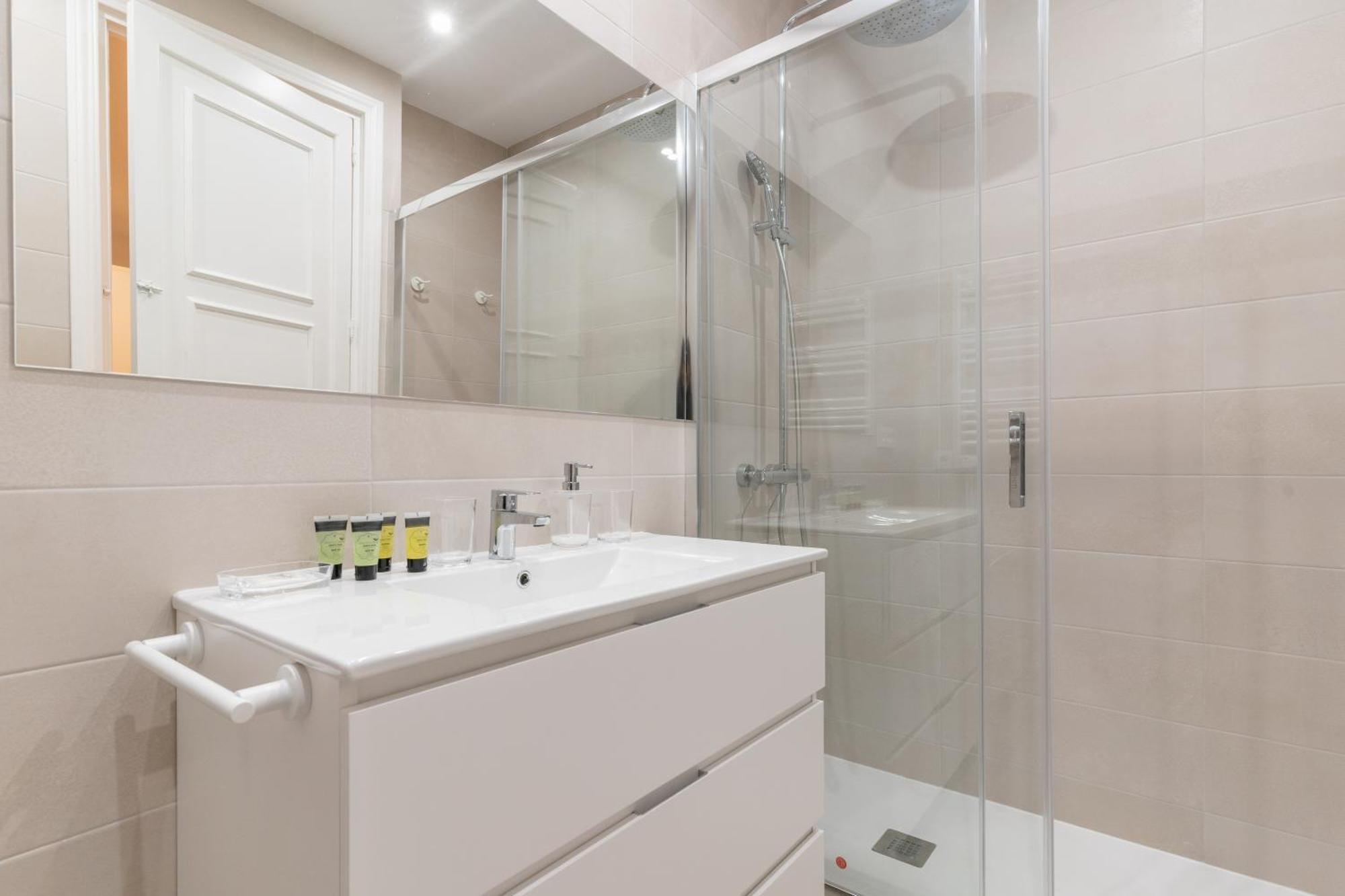 Spacious Central-3Bedrooms 3Bathrooms-Sol Мадрид Экстерьер фото